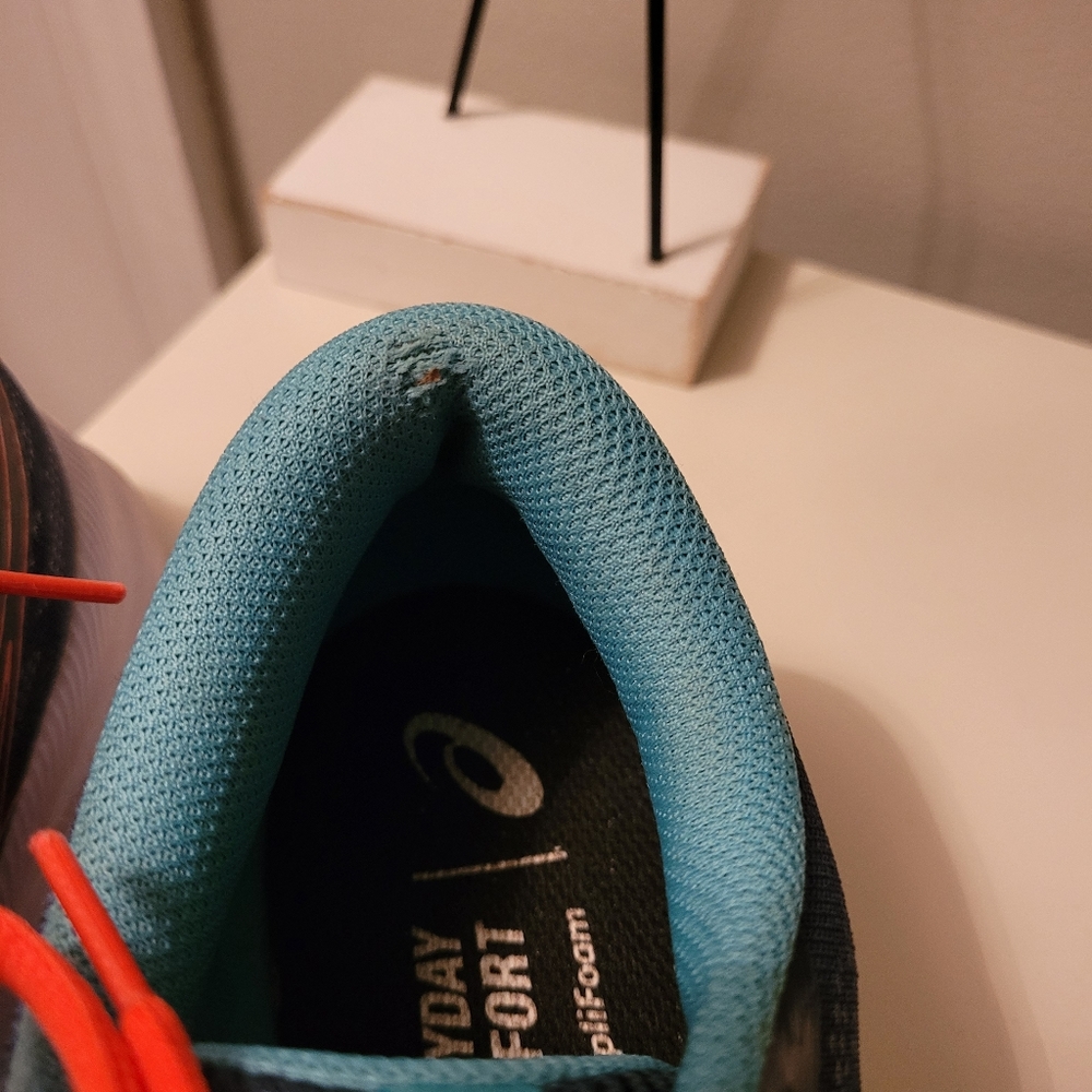 ASICS sneakers - Picture 3 of 9